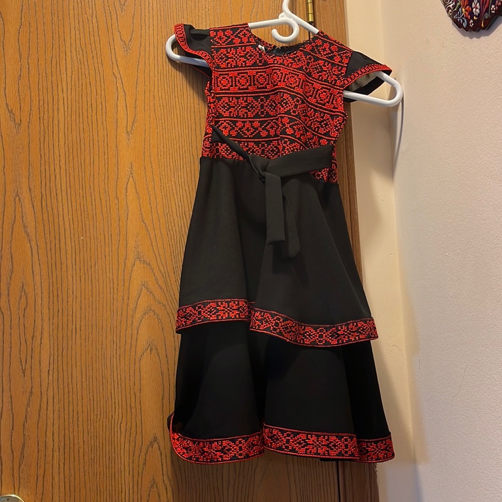 New embroidered girl dress. Size 3 age 3-5. Selling for $20
